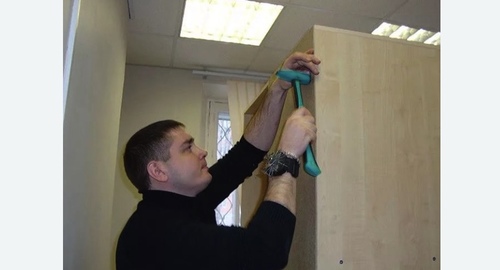 Разборка и сборка мебели в офисе. Кизляр